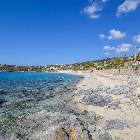 Apartment Amazing In Ricadi