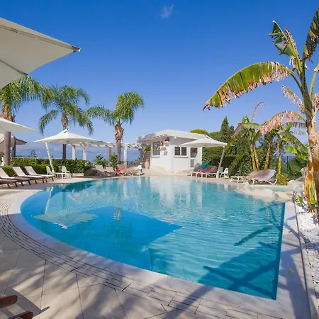 Stunning In With Jacuzzi Ricadi