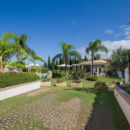 Cozy Apartment In Ricadi With Swimming Pool Appartement *