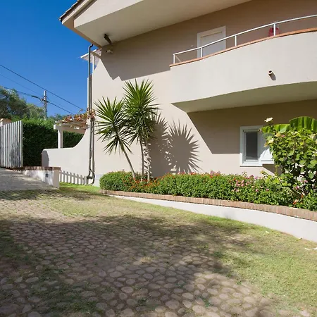 Cozy Apartment In Ricadi With Swimming Pool